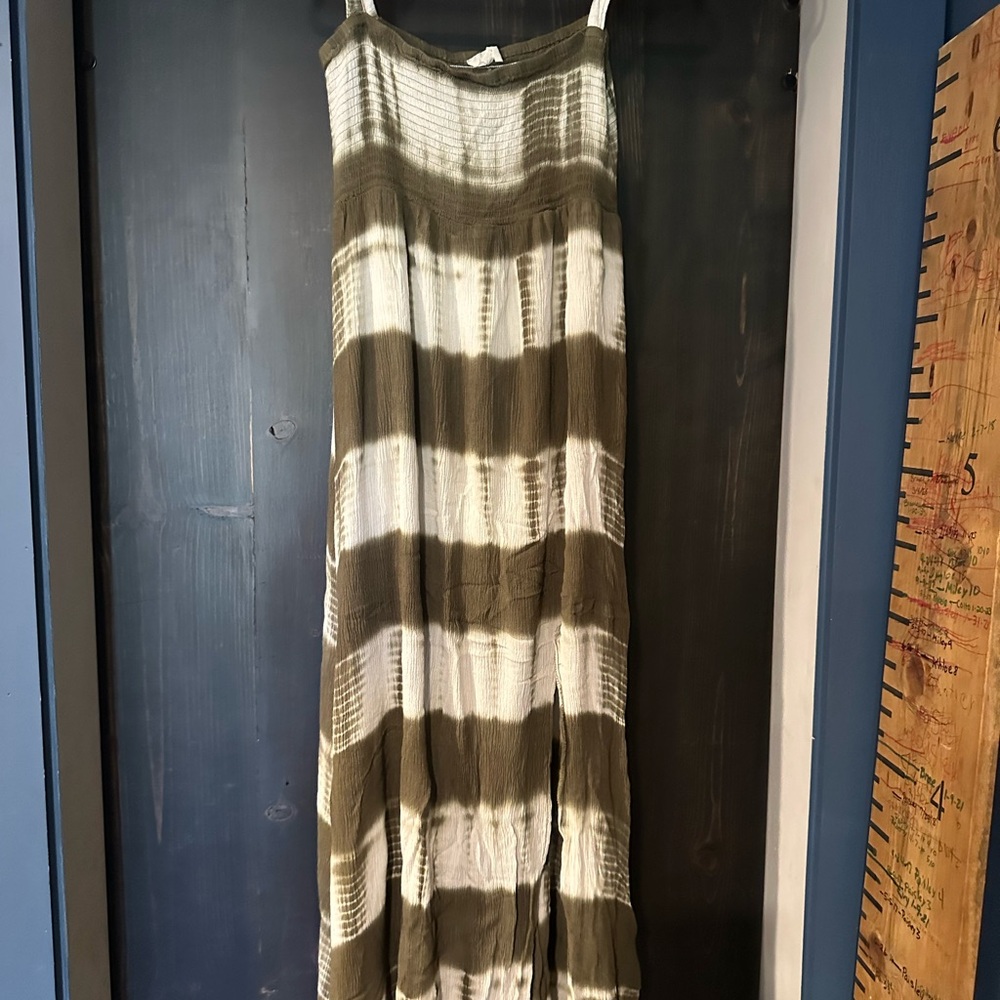 eesome Olive and White Maxi Skirt